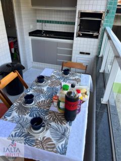 Conforto e Localização: 3 Dormitórios a 200m da Praia das Toninhas