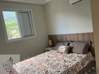 Conforto e Localização: 3 Dormitórios a 200m da Praia das Toninhas