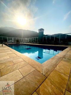 Conforto e Localização: 3 Dormitórios a 200m da Praia das Toninhas