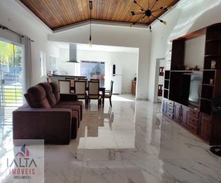 Linda Casa de Condomínio Horto Florestal.