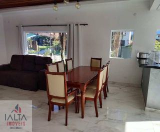 Linda Casa de Condomínio Horto Florestal.