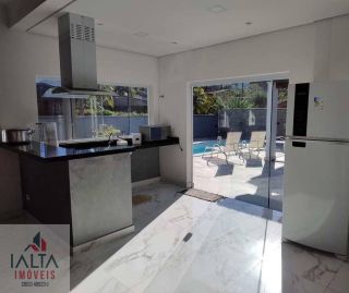 Linda Casa de Condomínio Horto Florestal.