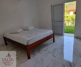 Linda Casa de Condomínio Horto Florestal.