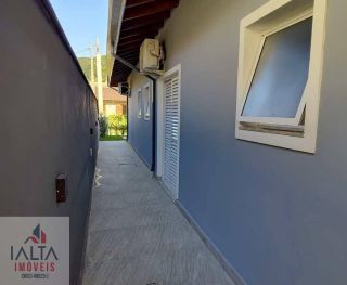 Linda Casa de Condomínio Horto Florestal.