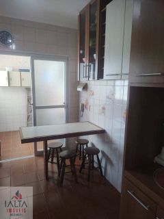 Apto com 3 Dorms (1 Suíte) a 300m da Orla no Itaguá – Frente Praça