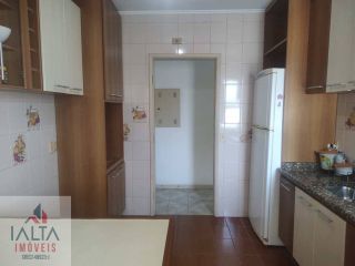 Apto com 3 Dorms (1 Suíte) a 300m da Orla no Itaguá – Frente Praça