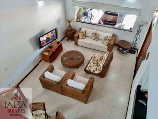 Linda Casa em Ubatuba – 4 Suítes, Área Gourmet e Apenas 350m da Praia