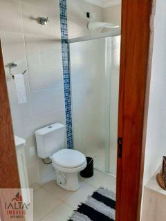 Linda Casa em Ubatuba – 4 Suítes, Área Gourmet e Apenas 350m da Praia