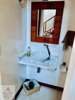 Linda Casa em Ubatuba – 4 Suítes, Área Gourmet e Apenas 350m da Praia