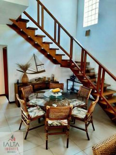 Linda Casa em Ubatuba – 4 Suítes, Área Gourmet e Apenas 350m da Praia