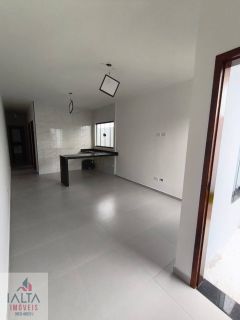 Casa Para Vender com 2 quartos 2 suítes no bairro golfinhos em Caraguatatuba