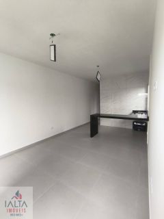 Casa Para Vender com 2 quartos 2 suítes no bairro golfinhos em Caraguatatuba