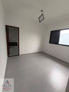 Casa Para Vender com 2 quartos 2 suítes no bairro golfinhos em Caraguatatuba