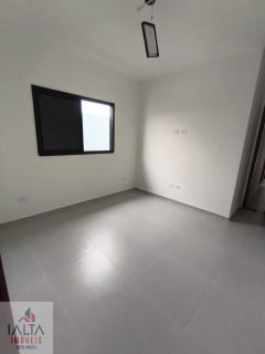 Casa Para Vender com 2 quartos 2 suítes no bairro golfinhos em Caraguatatuba