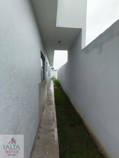 Casa Para Vender com 2 quartos 2 suítes no bairro golfinhos em Caraguatatuba