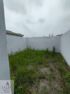 Casa Para Vender com 2 quartos 2 suítes no bairro golfinhos em Caraguatatuba