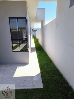 Casa Para Vender com 2 quartos 2 suítes no bairro golfinhos em Caraguatatuba