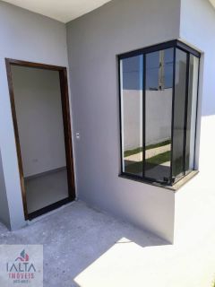 Casa Para Vender com 2 quartos 2 suítes no bairro golfinhos em Caraguatatuba