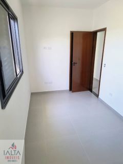 Casa Para Vender com 2 quartos 2 suítes no bairro golfinhos em Caraguatatuba