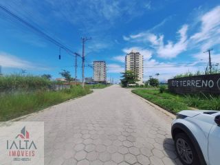 Casa Térrea à Venda em Massaguaçu – Caraguatatuba/SP