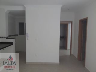 Apartamento Novo com 2 Dormitórios (1 Suíte) a 290m da Praia das Toninhas em Ubatuba