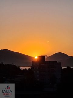 localização próxima ao MAR !