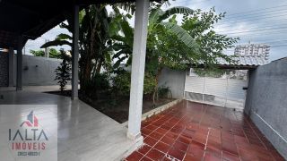 Casa com quintal amplo no Indaiá - Caraguatatuba/SP