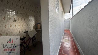 Casa com quintal amplo no Indaiá - Caraguatatuba/SP