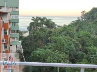 Cobertura com 3 Suítes a 100m da Praia em Condomínio Completo