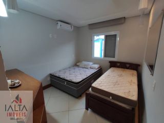 Cobertura com 3 Suítes a 100m da Praia em Condomínio Completo