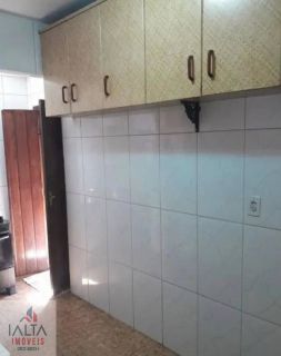 Casa no Centro Próxima ao Comércio com 3 Dormitórios e 2 Suítes