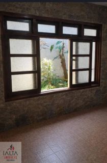 Casa no Centro Próxima ao Comércio com 3 Dormitórios e 2 Suítes