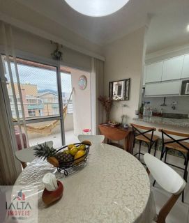 Apartamento duas suítes, próximo a orla!