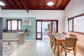 Casa à Venda em Condomínio Fechado – Conforto, Segurança e Lazer Completo!