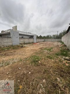 Lote / Terreno de Bairro Para Vender no bairro golfinhos em Caraguatatuba