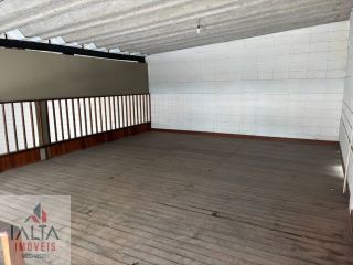 Galpão Comercial com 300m², Mezanino e Casa nos Fundos em Excelente Localização no Itaguá