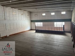 Galpão Comercial com 300m², Mezanino e Casa nos Fundos em Excelente Localização no Itaguá