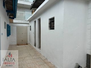 Galpão Comercial com 300m², Mezanino e Casa nos Fundos em Excelente Localização no Itaguá