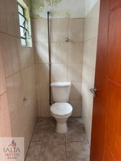 Galpão Comercial com 300m², Mezanino e Casa nos Fundos em Excelente Localização no Itaguá
