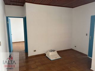 Galpão Comercial com 300m², Mezanino e Casa nos Fundos em Excelente Localização no Itaguá