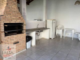 Charmoso Apartamento a 50m da Orla do Itaguá com 2 Suítes, Lazer e Vaga Coberta