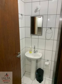 Triplex Mobiliado no Itaguá com 3 Quartos, Ar-Condicionado, Piscina e Ótima Localização Próxima às Praias