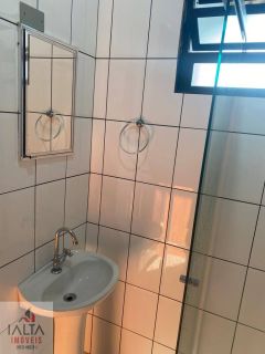 Triplex Mobiliado no Itaguá com 3 Quartos, Ar-Condicionado, Piscina e Ótima Localização Próxima às Praias