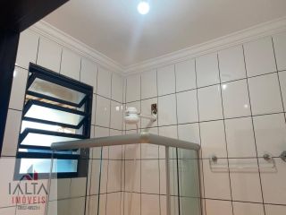 Triplex Mobiliado no Itaguá com 3 Quartos, Ar-Condicionado, Piscina e Ótima Localização Próxima às Praias