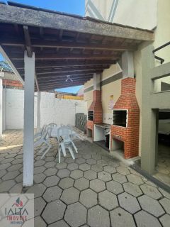 Triplex Mobiliado no Itaguá com 3 Quartos, Ar-Condicionado, Piscina e Ótima Localização Próxima às Praias