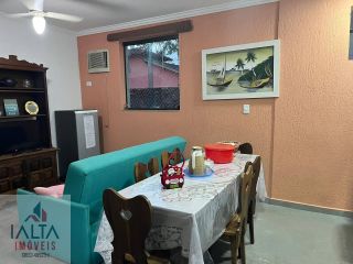 Triplex Mobiliado no Itaguá com 3 Quartos, Ar-Condicionado, Piscina e Ótima Localização Próxima às Praias