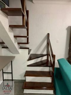 Triplex Mobiliado no Itaguá com 3 Quartos, Ar-Condicionado, Piscina e Ótima Localização Próxima às Praias