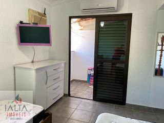 Triplex Mobiliado no Itaguá com 3 Quartos, Ar-Condicionado, Piscina e Ótima Localização Próxima às Praias