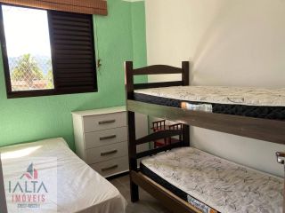 Triplex Mobiliado no Itaguá com 3 Quartos, Ar-Condicionado, Piscina e Ótima Localização Próxima às Praias