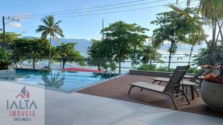 Cobertura Exclusiva frente para o mar!